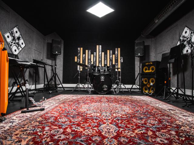 Room 4 - Pro